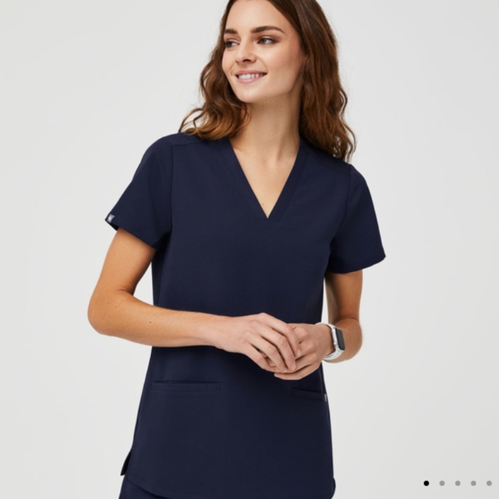Wear Figs Scrub Set Navy Casma top and Yola bottoms (Size Small both)